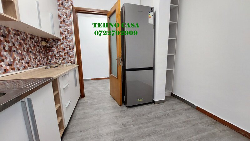 Titan Policlinica, Postavarului, bloc C, metrou N. Grigorescu / Titan