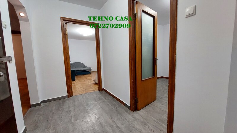 Titan Policlinica, Postavarului, bloc C, metrou N. Grigorescu / Titan