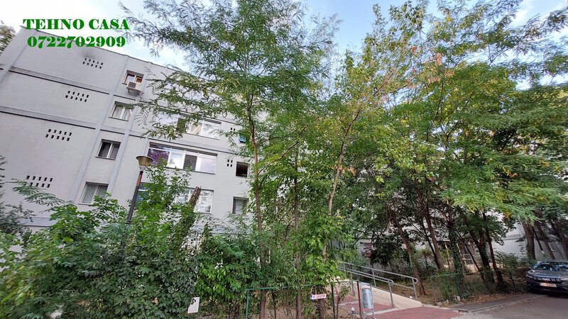 Titan Policlinica, Postavarului, bloc C, metrou N. Grigorescu / Titan